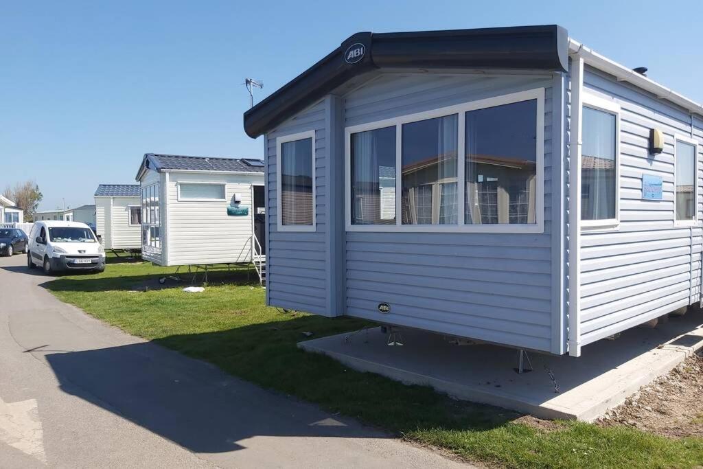 8 Berth Caravan At Parkdean Camber Sands Экстерьер фото