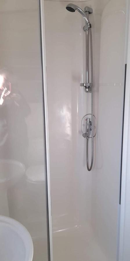 8 Berth Caravan At Parkdean Camber Sands Экстерьер фото