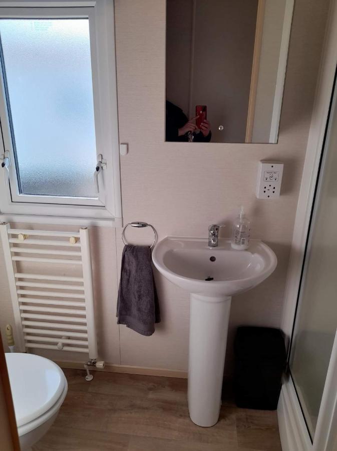 8 Berth Caravan At Parkdean Camber Sands Экстерьер фото